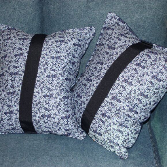 PAIR Blue Floral Pillow Set 19 x 16 NEW - Picture 10 of 13
